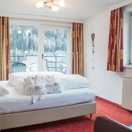 Haus Battisti Gasthof 4*