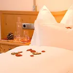 Haus Battisti 게스트하우스 장크트안톤암아를베르크